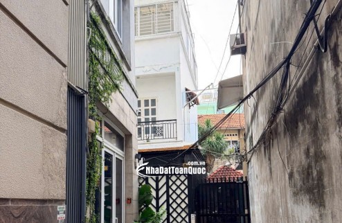 18/8B nhieu tứ phường 7 phú nhuận 3 lầu 4.8 tỉ