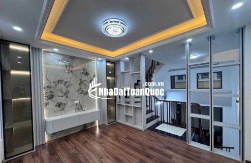 BÁN NHÀ 5 TẦNG NGỌC HỒI 40M NHÀ MỚI Ở NGAY, GẦN TRƯỜNG, CHỢ TIỆN ÍCH BẠT NGÀN