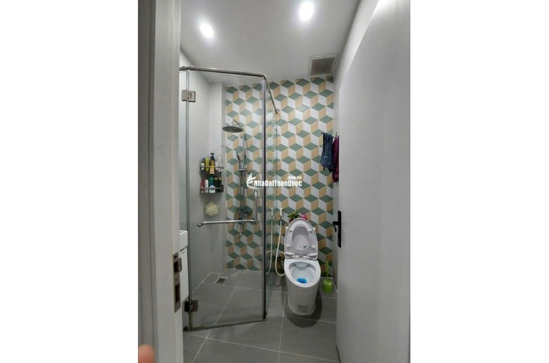 Mặt tiền hẻm 12m - Thành Thái - Quận 10 - 4 tầng - 66m2 - 16 tỷ