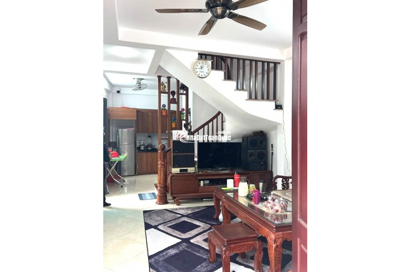 Bán nhà Liên Mạc lô góc, ô tô tránh – ô tô vào nhà, 4p ngủ, hơn 6 tỷ.