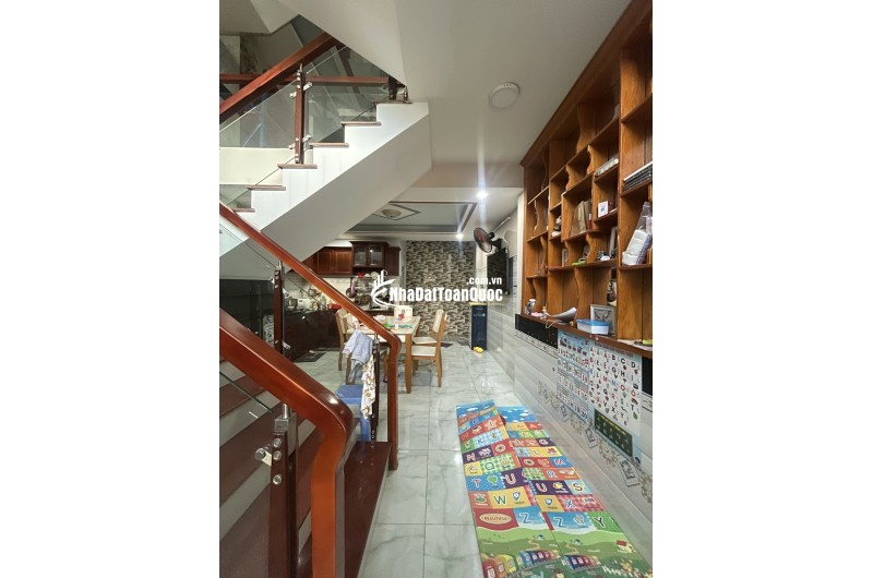 NHÀ CHÍNH CHỦ BÁN Q12 DIỆN TÍCH GẦN 100m2 HẺM OTO SÁT NHÀ -NHÀ ĐẸP -2 TẦNG VÔ Ở NGAY GẦN ĐƯỜNG QUANG TRUNG GO VẤT.