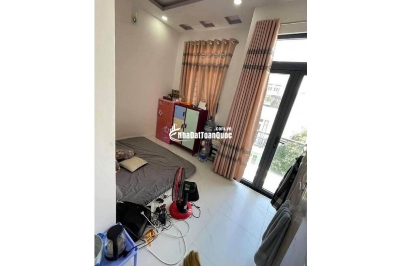 Bán nhà Q7: 81m2, ngang 6m, 4 tầng, 10pn, sổ hồng, nguyễn văn quỳ, giá 10.5 tỷ, liên hệ 0907951568.