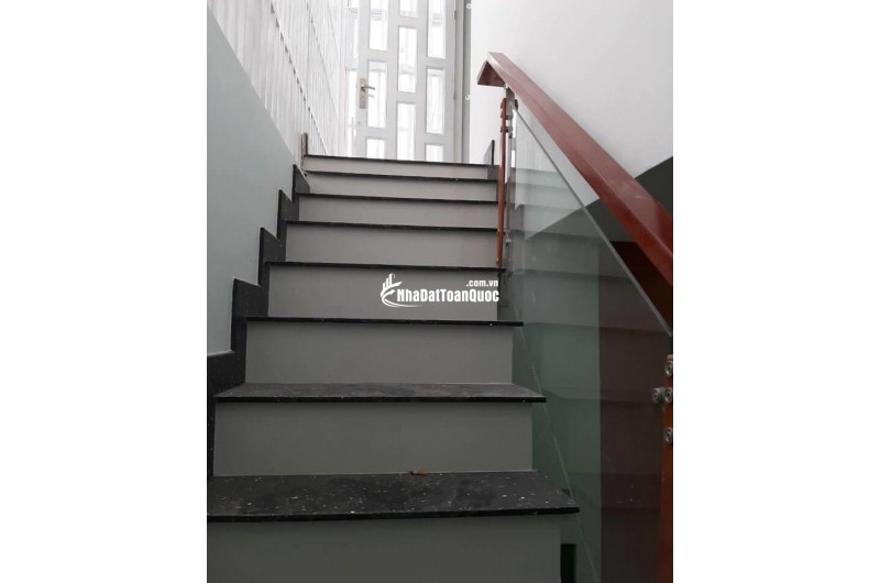 Bán nhà Q7: 81m2, ngang 6m, 4 tầng, 10pn, sổ hồng, nguyễn văn quỳ, giá 10.5 tỷ, liên hệ 0907951568.