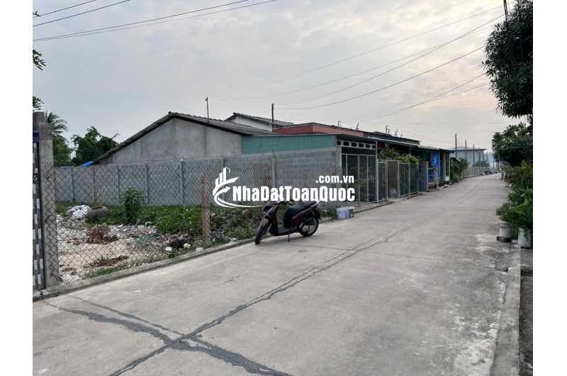 Bán lô đất thổ trung tâm huyện Tân Trụ giá 1,84 tỷ