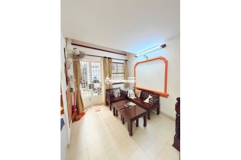 NHÀ HIẾM NGUYỄN VĂN TRỖI – PHÚ NHUẬN GIÁ 5.X TỶ  3 TẦNG BTCT  NỞ HẬU  HOÀN CÔNG