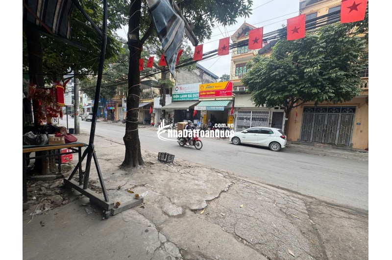 BÁN ĐẤT TẶNG NHÀ PHỐ TÂY TRÀ - HOÀNG MAI - SÁT MẶT PHỐ - GẦN HỒ - THỬA VUÔNG ĐẸP