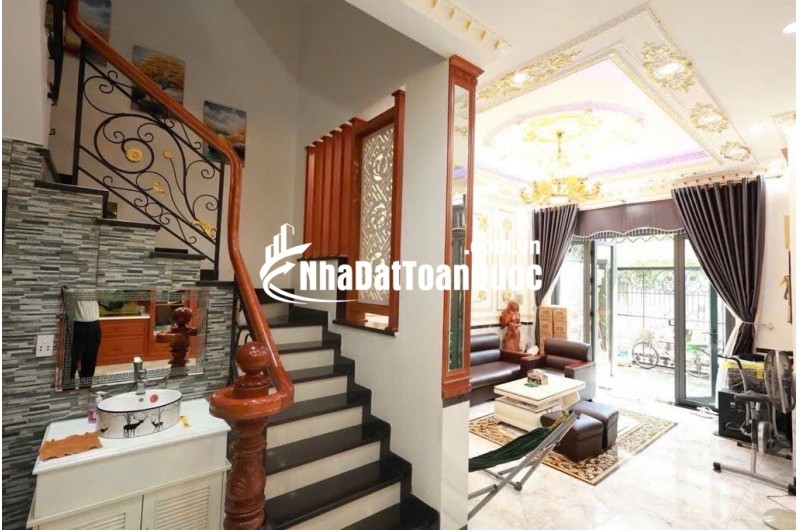 BIỆT THƯ LIỀN KỀ NGUYỄN VĂN QUÁ QUẬN 12 - GIÁP SONG HÀNH, TRƯỜNG CHINH.QUA TÂN BÌNH CHỈ VÀI PHÚT GẦN NHÀ GA T3 NHÀ 4 TẦNG BTCT VÀO Ở NGAY.