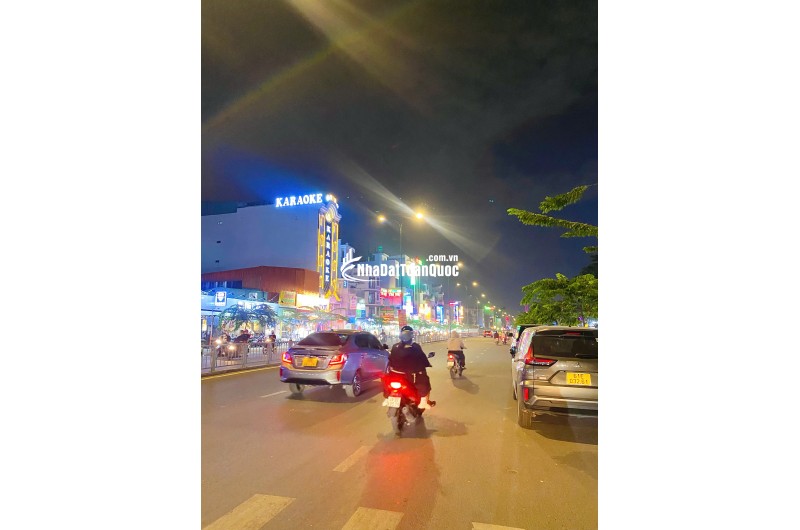 NHÀ 3 TẦNG, VỊ TRÍ MẶT TIỀN KINH DOANH SẦM UẤT BẬC NHẤT QUẬN GÒ VẤP. LH:0345678168.