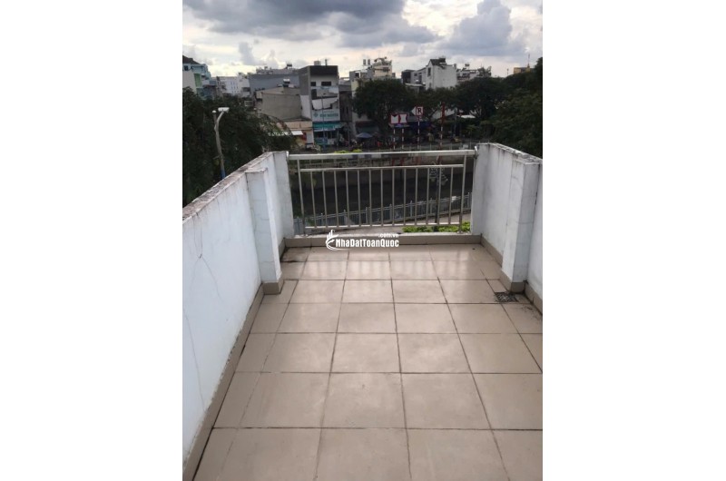 NHÀ 1 TRỆT 2 LẦU BÊ TÔNG CỐT THÉP. MẶT TIỀN LÒ GỐM GIÁ 6TỶ TL. LH:0933279273. 0908279273