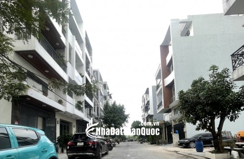 LÊ THỊ RIÊNG QUẬN 12-SIÊU PHẨM NHÀ ĐẸP - KIÊN CỐ VÀO Ở NGAY ĐÓN TẾT TẶNG FULL NỘI THẤT - ĐƯỜNG NHỰA XE TẢI TRÁNH - KHU DÂN TRÍ TOÀN NHÀ CAO TẦNG.