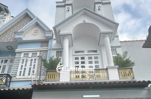 NHÀ BÁN QUẬN 12 - GIÁP SONG HÀNH, TRƯỜNG CHINH.
QUA TÂN BÌNH CHỈ VÀI PHÚT NHÀ 4 TẦNG BTCT VÀO Ở NGAY.