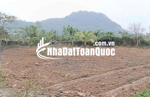 Đất làm vườn nghĩ dưỡng view sông sát đường đi Núi Thần Tài 3800m2 chỉ 5.3 tỷ. Lh:0913913077.