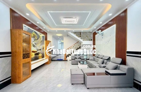 NHÀ HẺM XE HƠI: 92M2 GỒM 1 TRỆT 1 LẦU 4PN 3WC PK PT. LH:0336939979