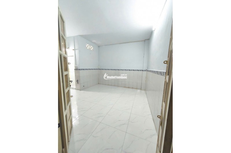 Bán nhà 1 trệt 1 lầu hẻm 322/ Trần Hưng Đạo P. Ng Cư Trinh Q1