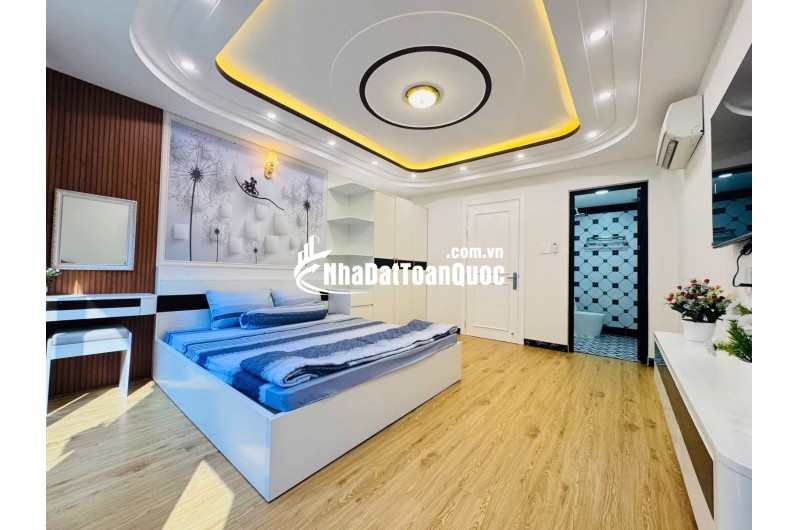  NGAY PHẠM VĂN ĐỒNG - 5 TẦNG BTCT - 33M2 - 5' TỚI SÂN BAY - CÔNG VIÊN GIA ĐỊNH - SỔ VUÔNG A4 - NHĨNH 6TỶ THƯƠNG LƯỢNG