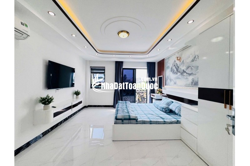  NGAY PHẠM VĂN ĐỒNG - 5 TẦNG BTCT - 33M2 - 5' TỚI SÂN BAY - CÔNG VIÊN GIA ĐỊNH - SỔ VUÔNG A4 - NHĨNH 6TỶ THƯƠNG LƯỢNG
