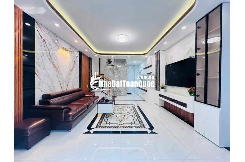  NGAY PHẠM VĂN ĐỒNG - 5 TẦNG BTCT - 33M2 - 5' TỚI SÂN BAY - CÔNG VIÊN GIA ĐỊNH - SỔ VUÔNG A4 - NHĨNH 6TỶ THƯƠNG LƯỢNG