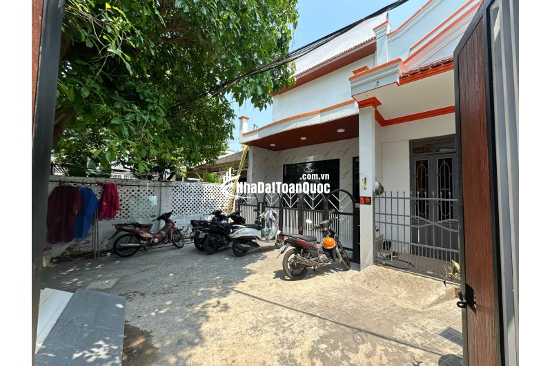 CHỈ 4,1 TỶ - SỞ HỮU NHÀ PHỐ 2 MẶT THOÁNG CMT8, CẨM LỆ!
