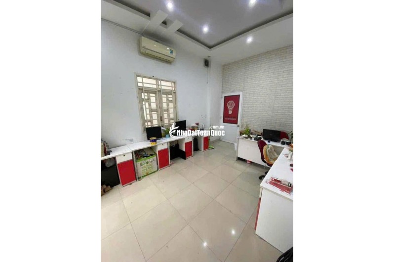 Cho thuê mặt bằng làm văn phòng, mở lớp học, mở shop ở Quận 4
