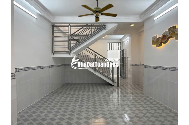 Bán nhà 1 trệt 2 lầu trống suốt mới 100%, hẻm 94// Phú Thọ Hoà Tân Phú