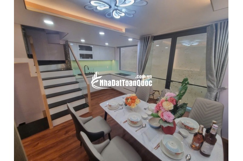 Chỉ 5 tỷ mua được căn nhà ngay trung tâm 126A/1 Nguyễn Cư Trinh Q1