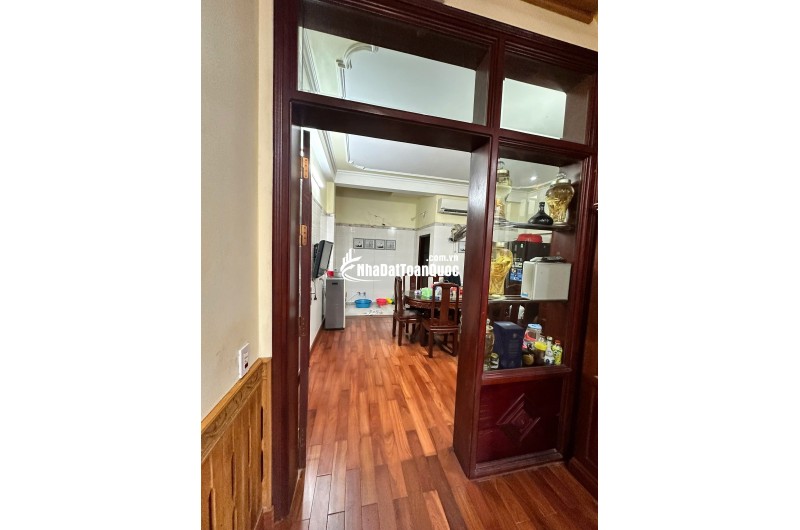 chào bán căn nhà 4 tầng 90m2 hướng đông nam khu ĐÔ thị Trần Lãm