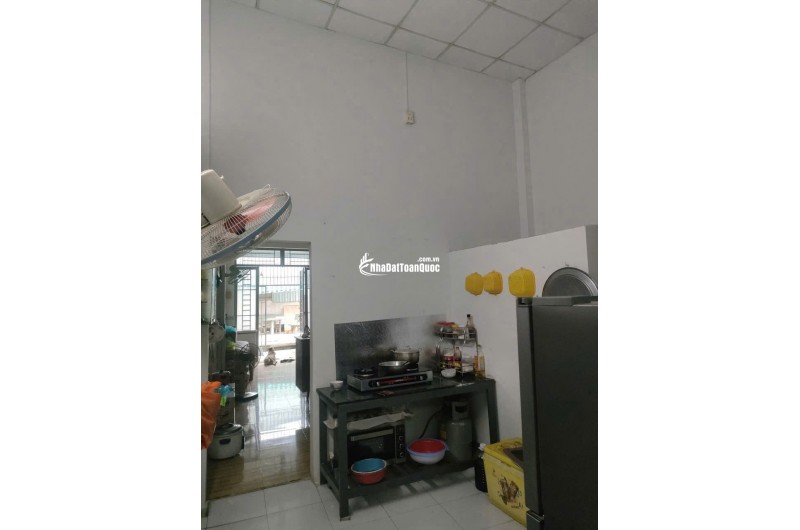 Bán nhà hẻm xe tải cách Bùi Công Trừng 200m tại Hóc Môn