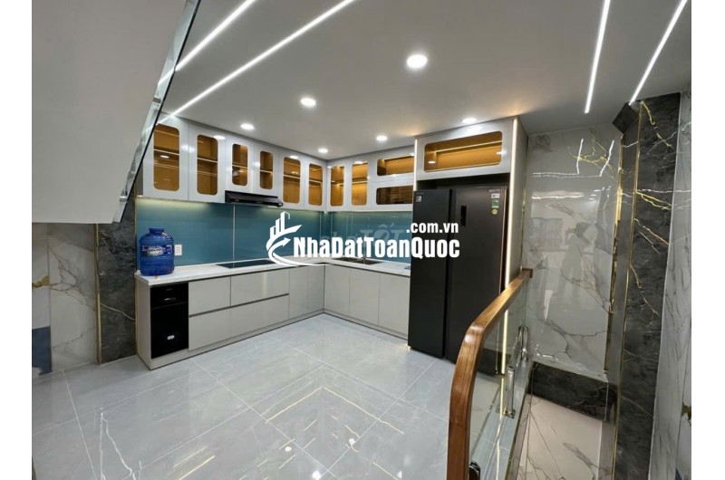 Bán nhà xây mới trang bị full nội thất 100% vào ở ngay, gần Tô Ký Q12