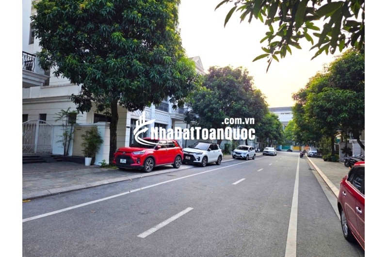BÁN BIỆT THỰ VINHOMES RIVERSIDE 176M2 - ĐẲNG CẤP GIỚI TINH HOA - QUỸ CĂN KHAN HIẾM 0372311369