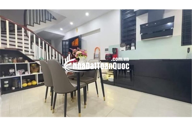  BÁN NHÀ PHÚC LỢI 5 TẦNG 43M – SÁT CHỢ - DÂN TRÍ AN NINH CHỈ - 7.3 TỶ