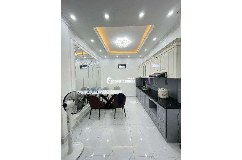 SIÊU PHẨM SÀI ĐỒNG - LÔ GÓC 2 MẶT THOÁNG - BƯỚC CHÂN RA KHU ẨM THỰC - 5.85 TỶ