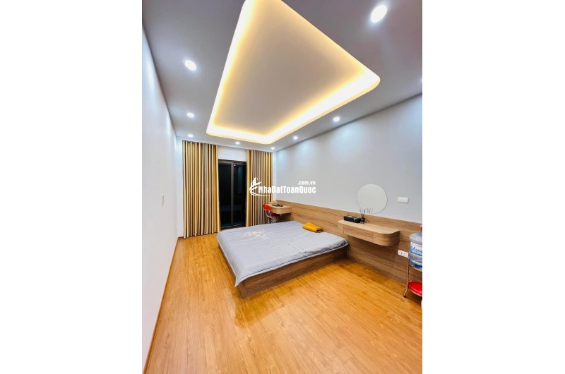 BÁN NHÀ VŨ XUÂN THIỀU SÀI ĐỒNG, LÔ GÓC, Ô TÔ ĐỖ, 4 TẦNG MỚI ĐẸP, NHỈNH 5 TỶ
