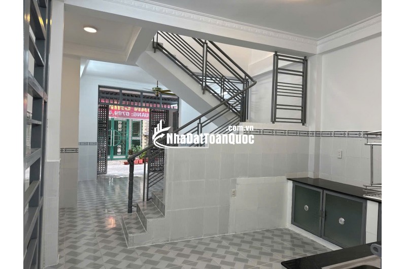 Bán nhà 1 trệt 2 lầu trống suốt mới 100%, hẻm 94// Phú Thọ Hoà Tân Phú