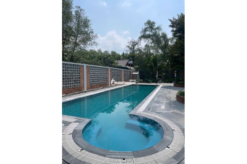Chính chủ bán gấp biệt thự nhà vườn có hồ bơi 621.9m2 ở Thủ Đức