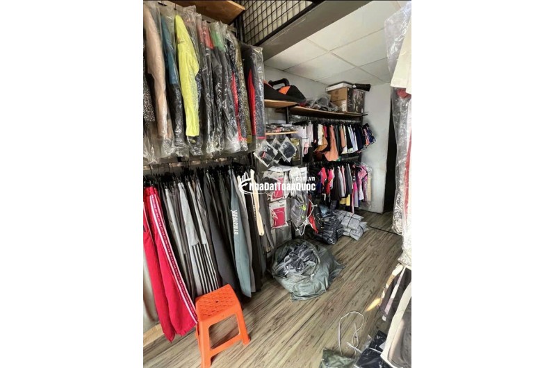 Sang mặt bằng 25m2 riêng biệt giá cực rẻ ở Dạ Nam P2 Q8