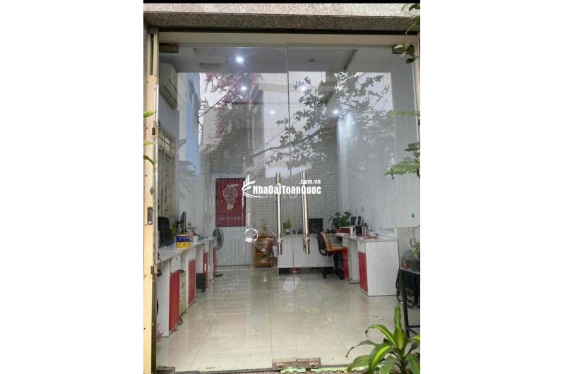 Cho thuê mặt bằng làm văn phòng, mở lớp học, mở shop ở Quận 4
