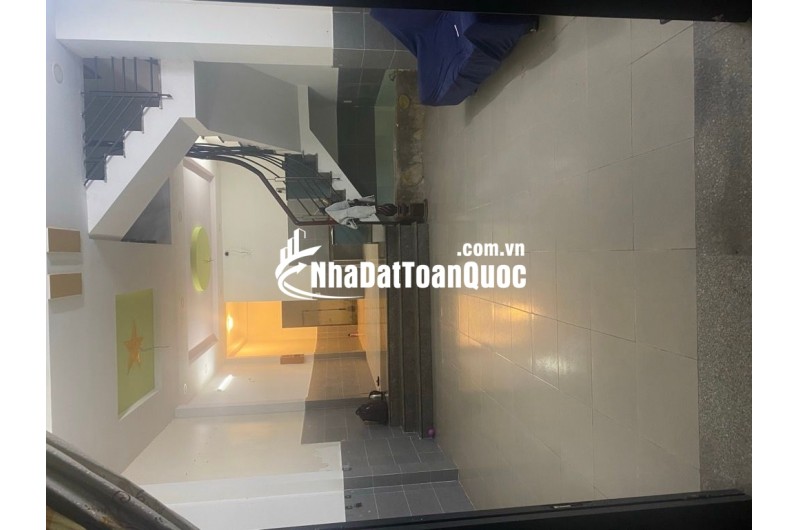 QUẬN 12 - - Kết cấu 2 tầng BTCT, gồm sân để xe, phòng khách, bếp, 4PN, 3WC