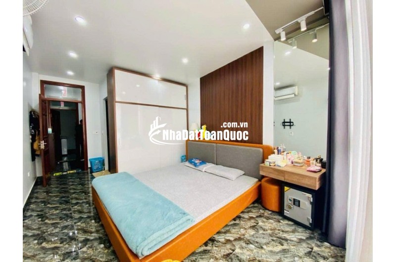 bán nhà 3 tầng mặt đường ngô thì nhậm gần cầu công trắng, giá chỉ 46xx mà kinh doanh rất tốt