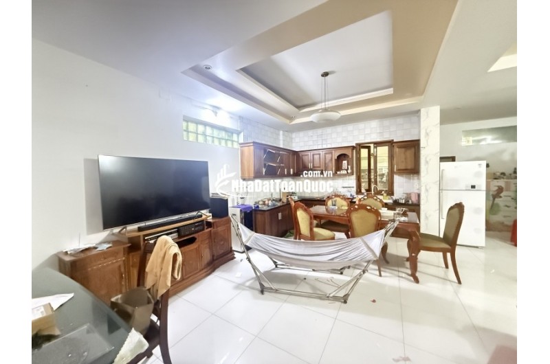 Bán Biệt Thự Mặt Tiền Linh Đông Thủ Đức -243m2 ngang 7m  - Vừa Ở Vừa Kinh Doanh - 36 Tỷ