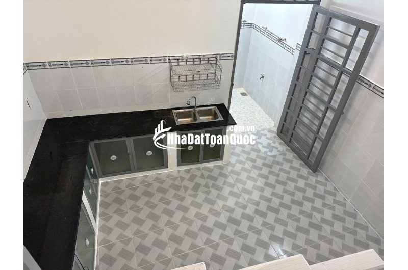 Bán nhà 1 trệt 2 lầu trống suốt mới 100%, hẻm 94// Phú Thọ Hoà Tân Phú