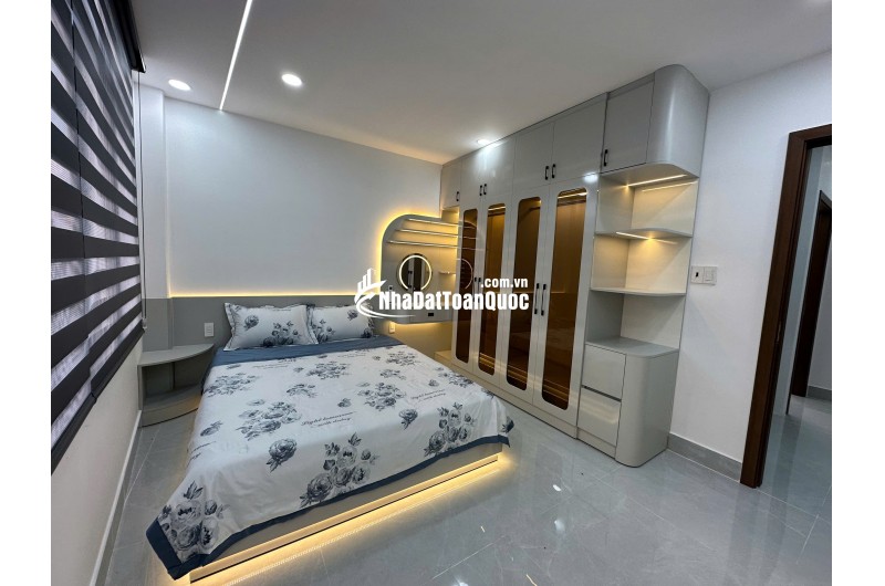 Bán nhà xây mới trang bị full nội thất 100% vào ở ngay, gần Tô Ký Q12