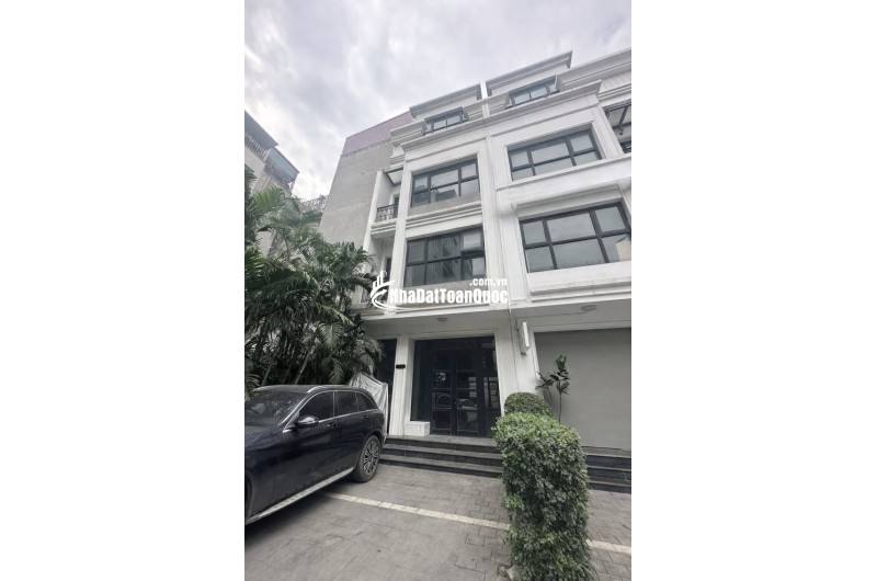 BIỆT THỰ LIỀN KỀ VINHOMES GARDENIA – HÀM NGHI
113M2, 5 TẦNG, KINH DOANH -VỈA HÈ RỘNG