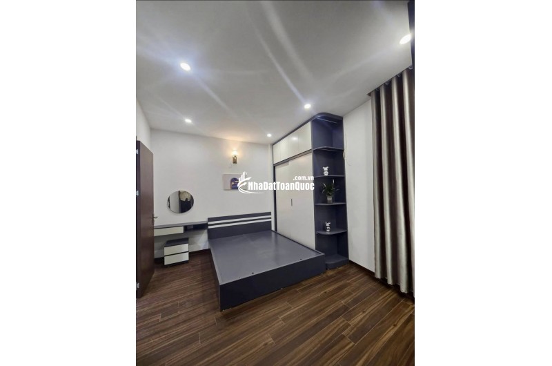 Bán nhà có 102 phố Phan Đình Giót, Nhà Đẹp chỉ việc sách vali vào ở 45m²  Giá 9,1 Tỷ