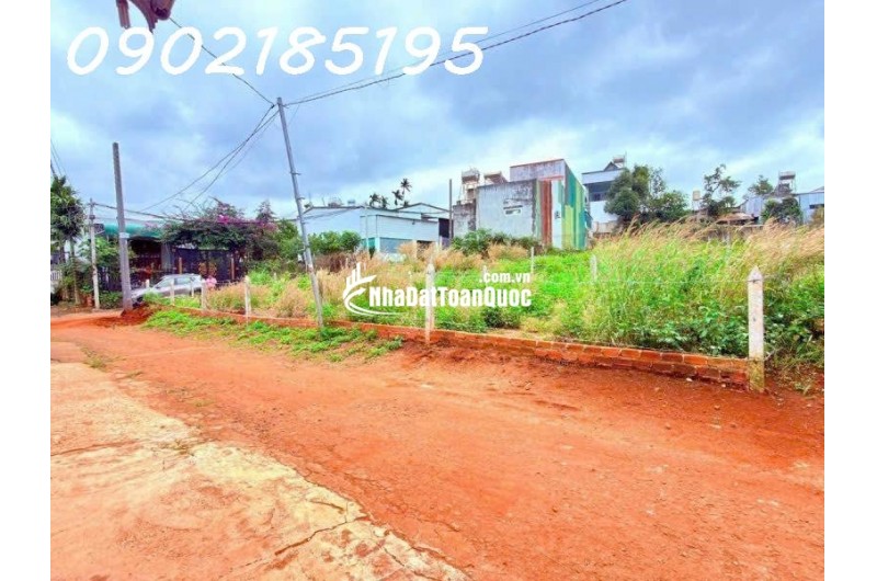 LÔ ĐẤT GÓC (5m x 24m) HẺM PHẠM VĂN ĐỒNG GẦN VÒNG XOAY NGÃ 3 HÒA BÌNH – BUÔN MA THUỘT = 1 TỶ 600 TRIỆU