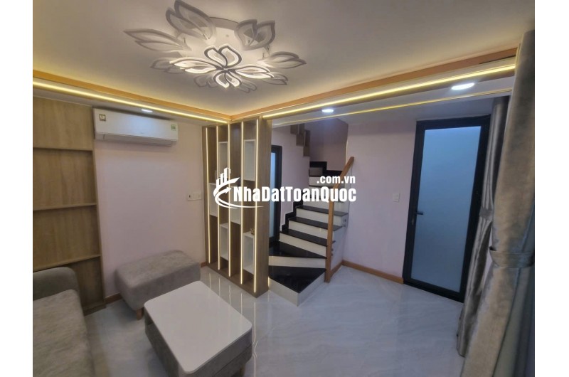 Chỉ 5 tỷ mua được căn nhà ngay trung tâm 126A/1 Nguyễn Cư Trinh Q1