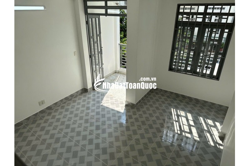 Bán nhà 1 trệt 2 lầu trống suốt mới 100%, hẻm 94// Phú Thọ Hoà Tân Phú