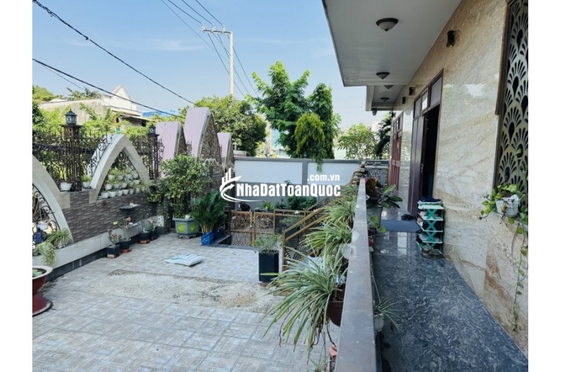 Bán Biệt Thự Triệu Đô Linh Đông Thủ Đức - 450m² - Ngang 18m - 5 Tầng Có Thang Máy - Giá 33 Tỷ