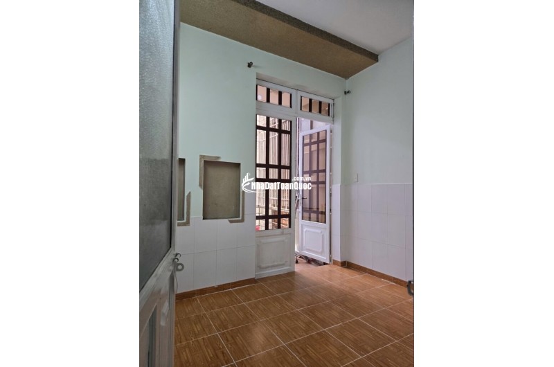 Bán nhà Q7: 35m2, 2 tầng, 2pn, sổ hồng, hẻm Huỳnh Tấn Phát, gần KCX Tân Thuận. giá 3.5 tỷ,