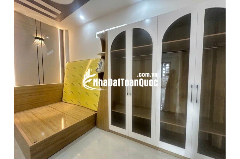 HÀNG HIẾM - NHÀ ĐẸP HẺM KINH DOANH THÔNG TRƯƠNG THỊ HOA - Q12-NGANG ĐỈNH 5m - 4 TẦNG KIÊN CỐ - FULL NỘI THẤT