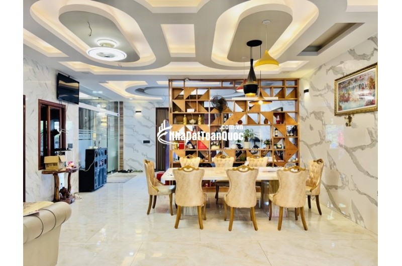 Bán Biệt Thự Triệu Đô Linh Đông Thủ Đức - 450m² - Ngang 18m - 5 Tầng Có Thang Máy - Giá 33 Tỷ